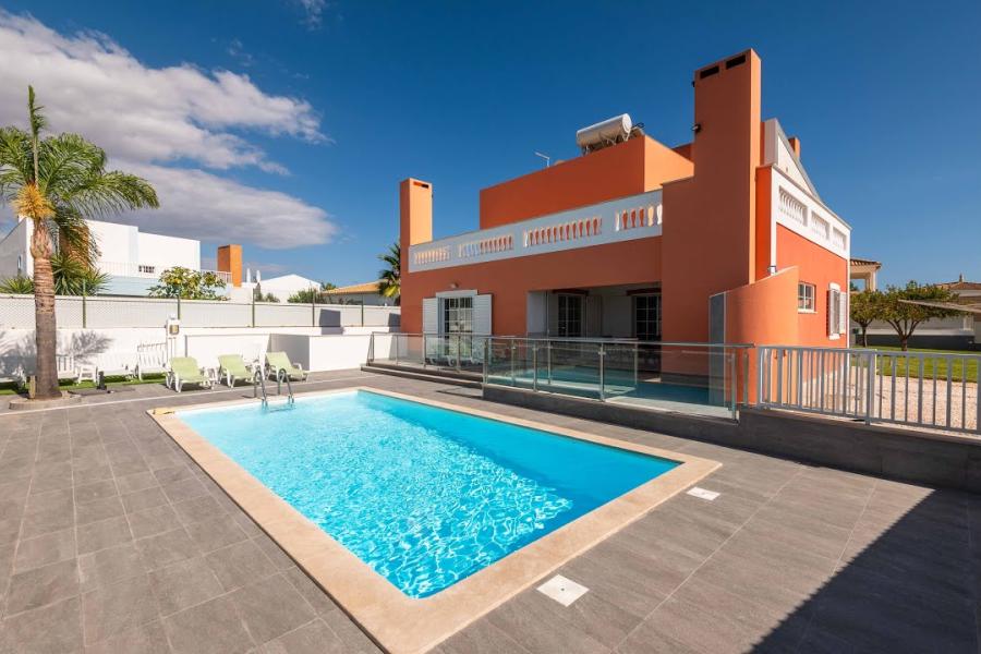 Villa Sentinel
