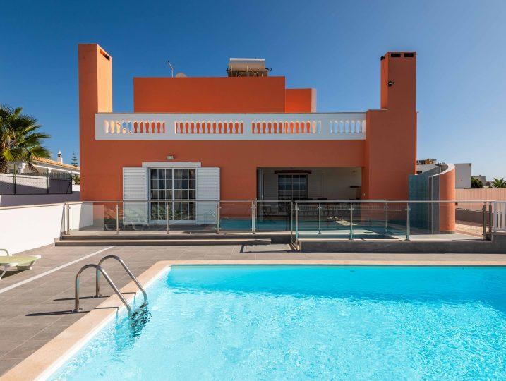 Villa Sentinel