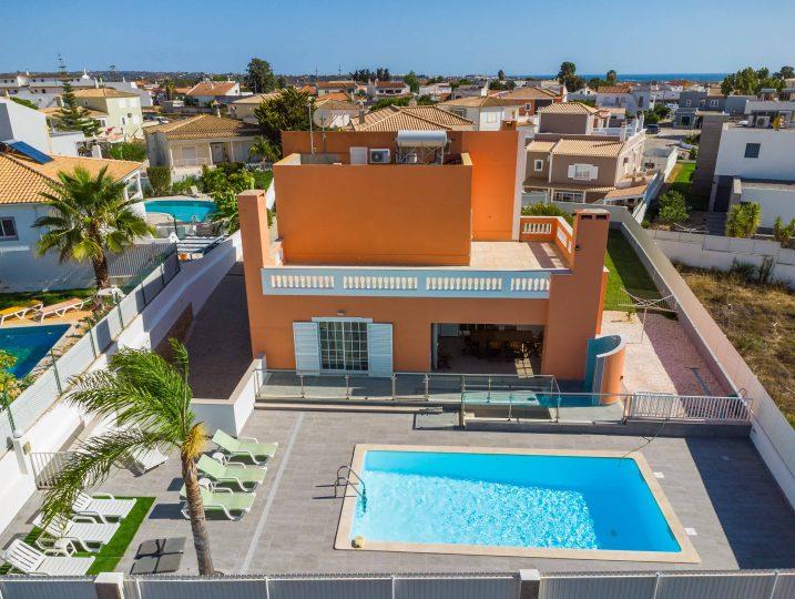 Villa Sentinel