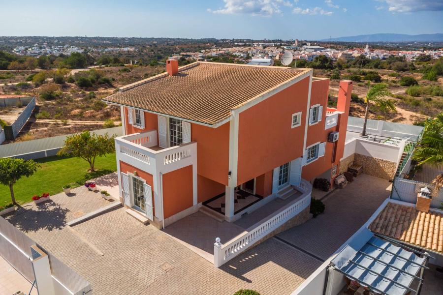 Villa Sentinel
