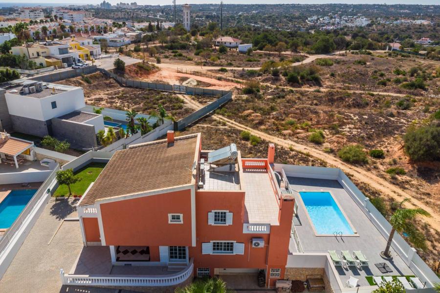 Villa Sentinel