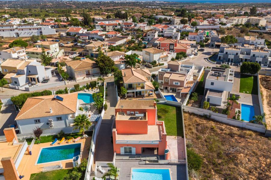 Villa Sentinel