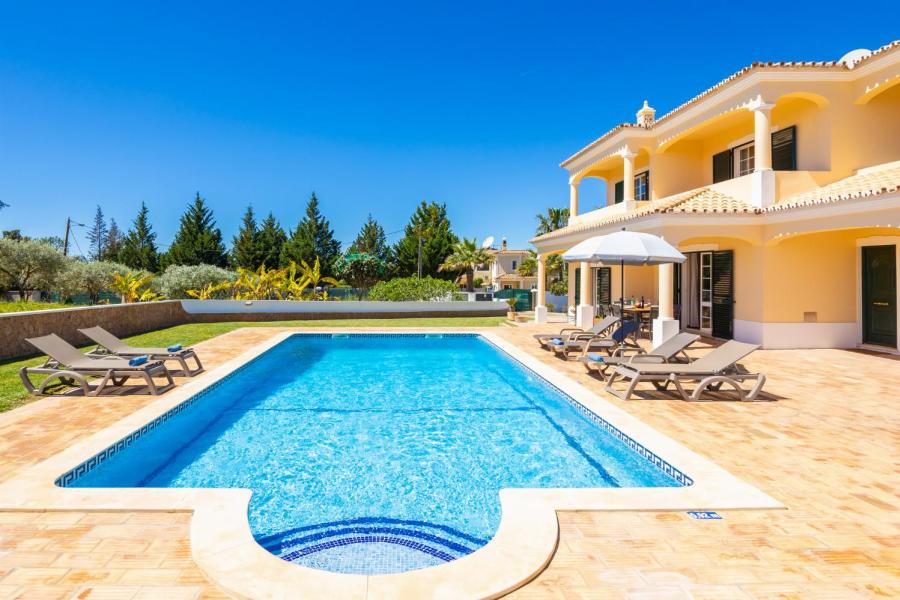 Villa Dos Avos