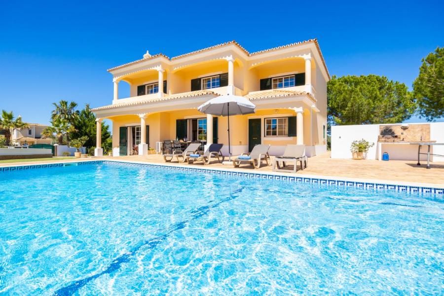 Villa Dos Avos