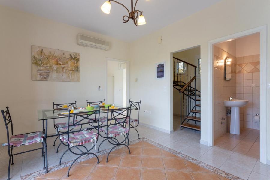 Villa Kitrinos