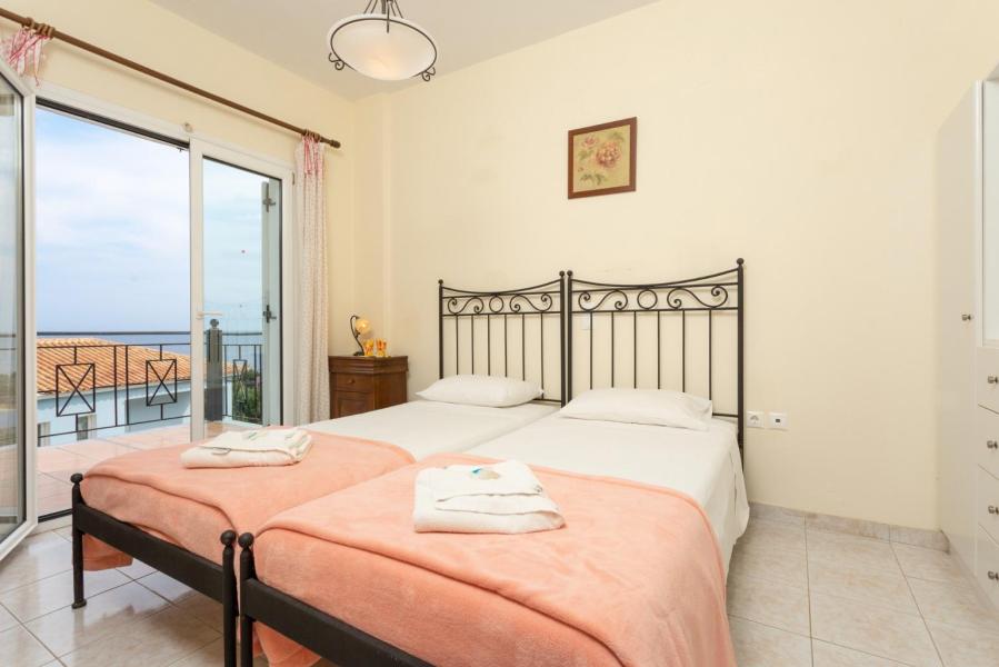 Villa Kitrinos