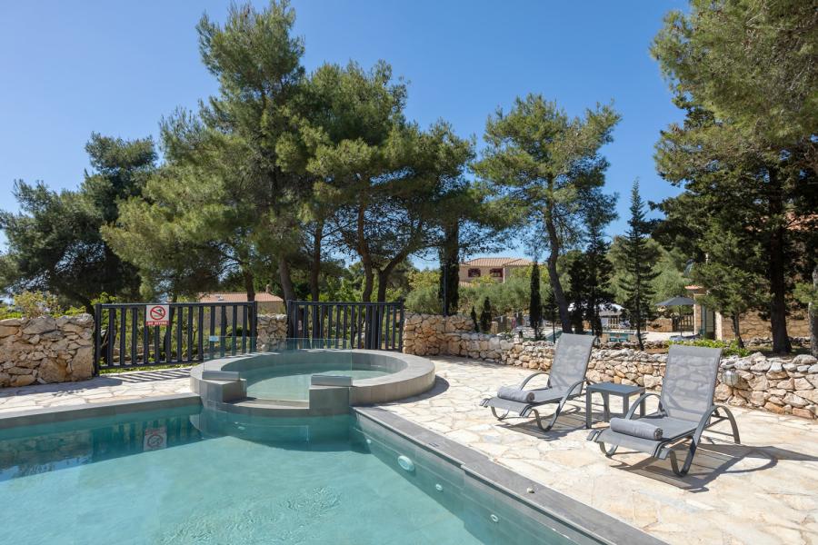 Villa Nephos
