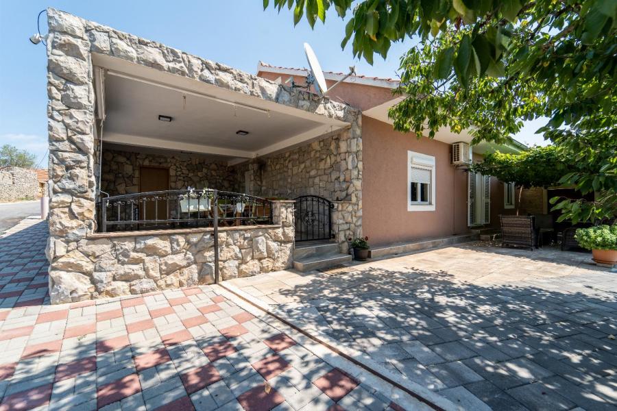 Villa Adria