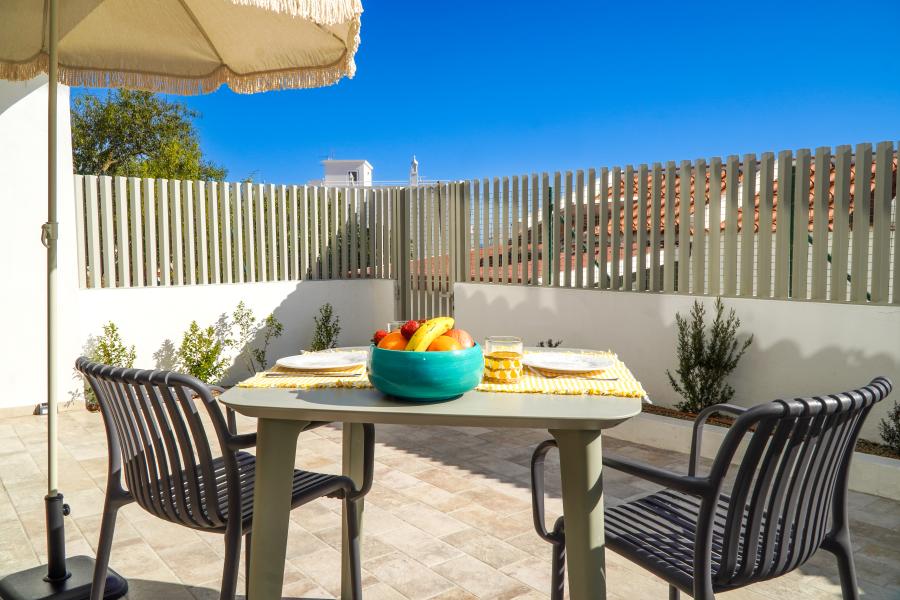 Stanchion Apartment