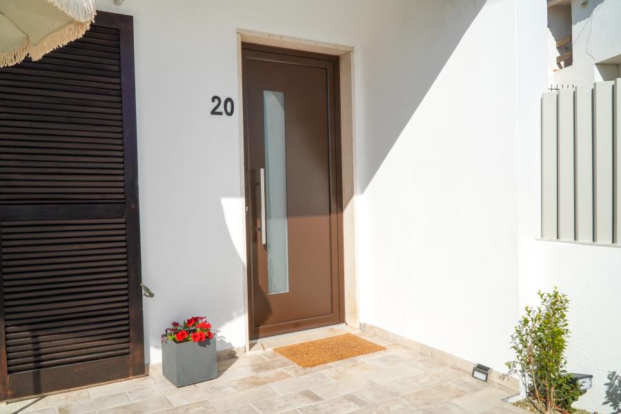 Stanchion Apartment