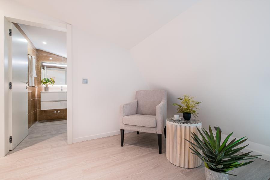 Debonair Apartment 