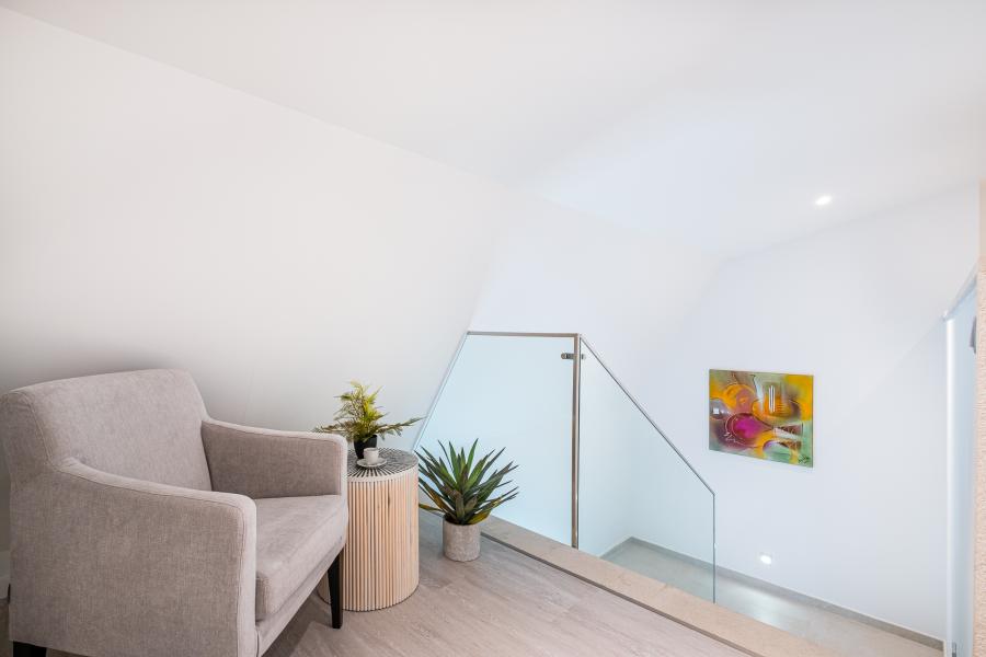 Debonair Apartment 