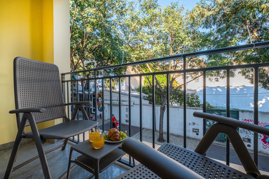 Debonair Apartment 