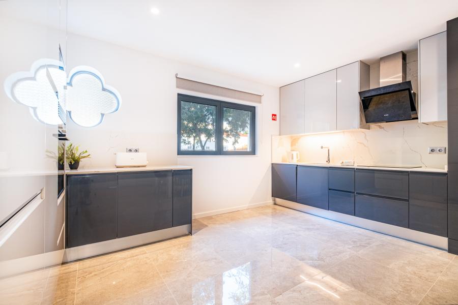 Debonair Apartment 