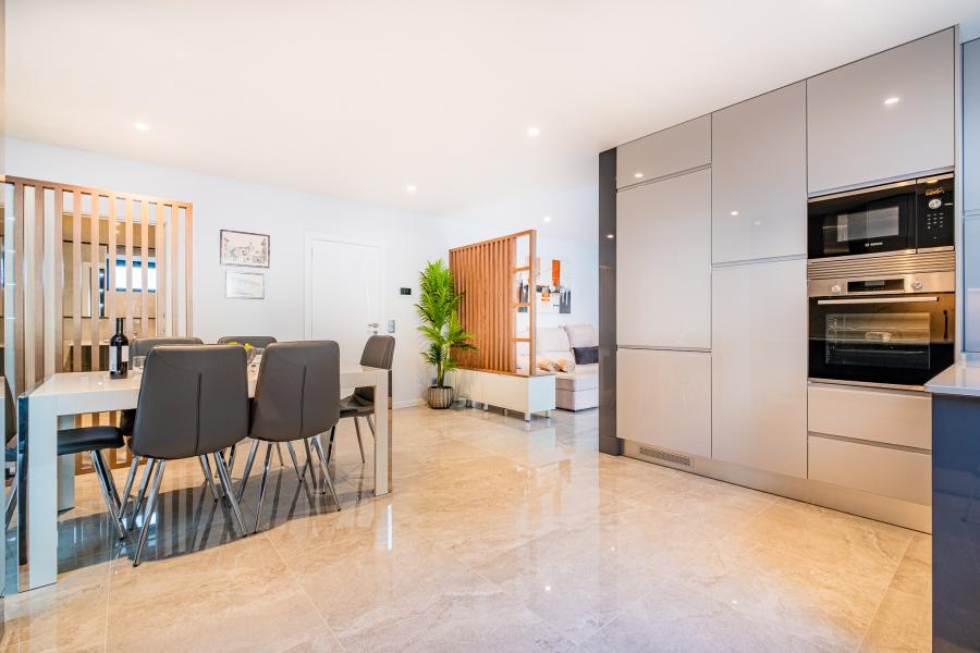 Debonair Apartment 