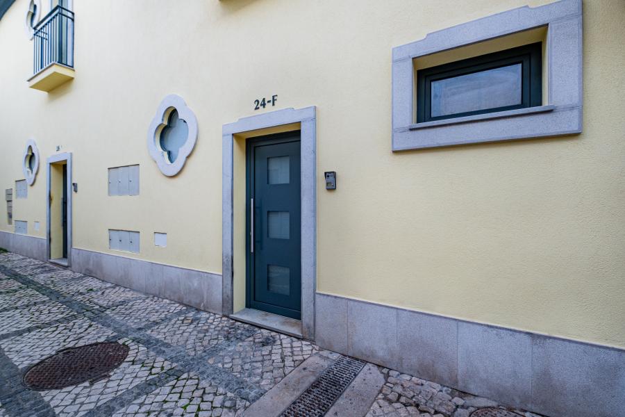 Debonair Apartment 