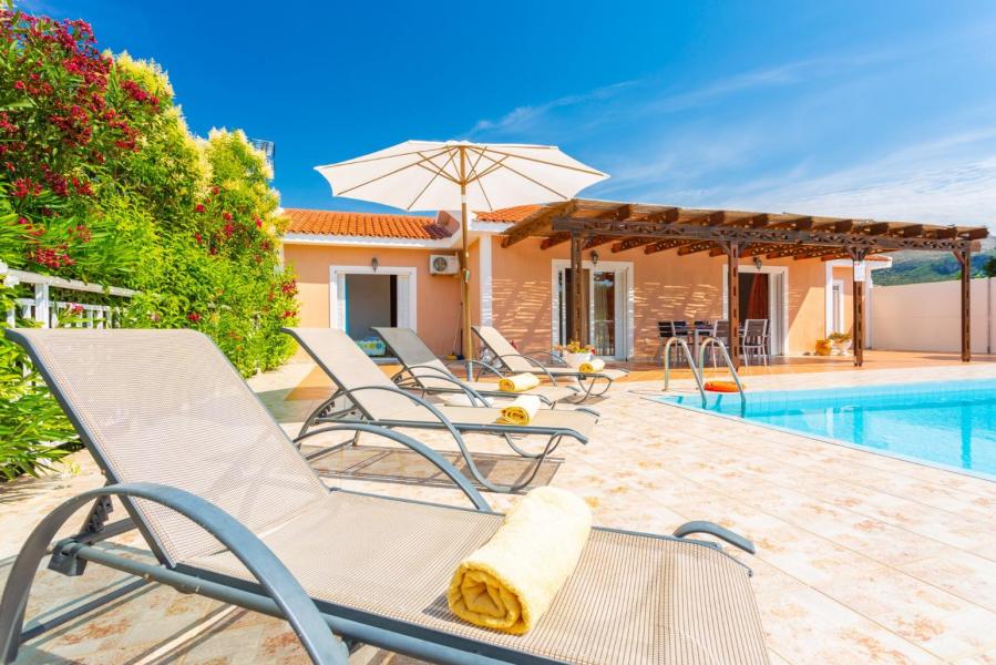 Villa Persikos