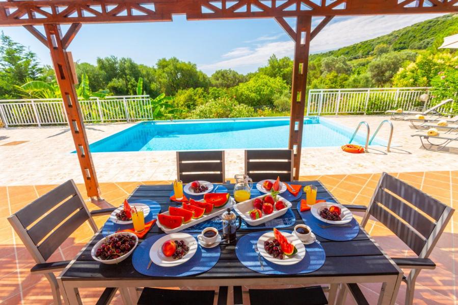Villa Persikos