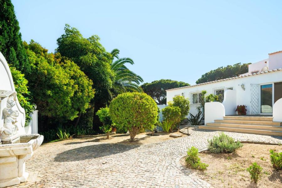 Villa Eli