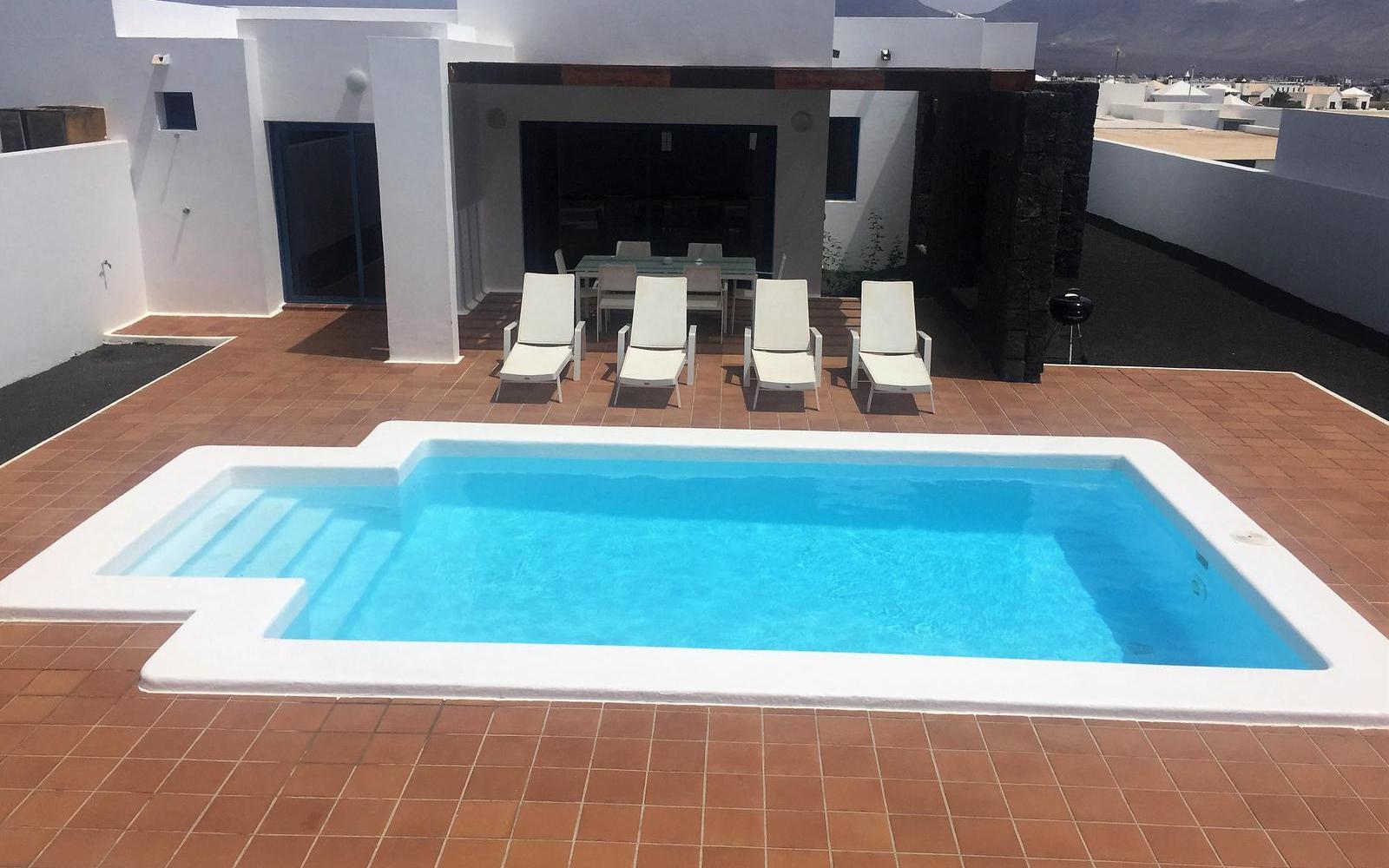 Villa Arona Montana Villa in Playa Blanca sleeps 6 Ocholo Ocholo