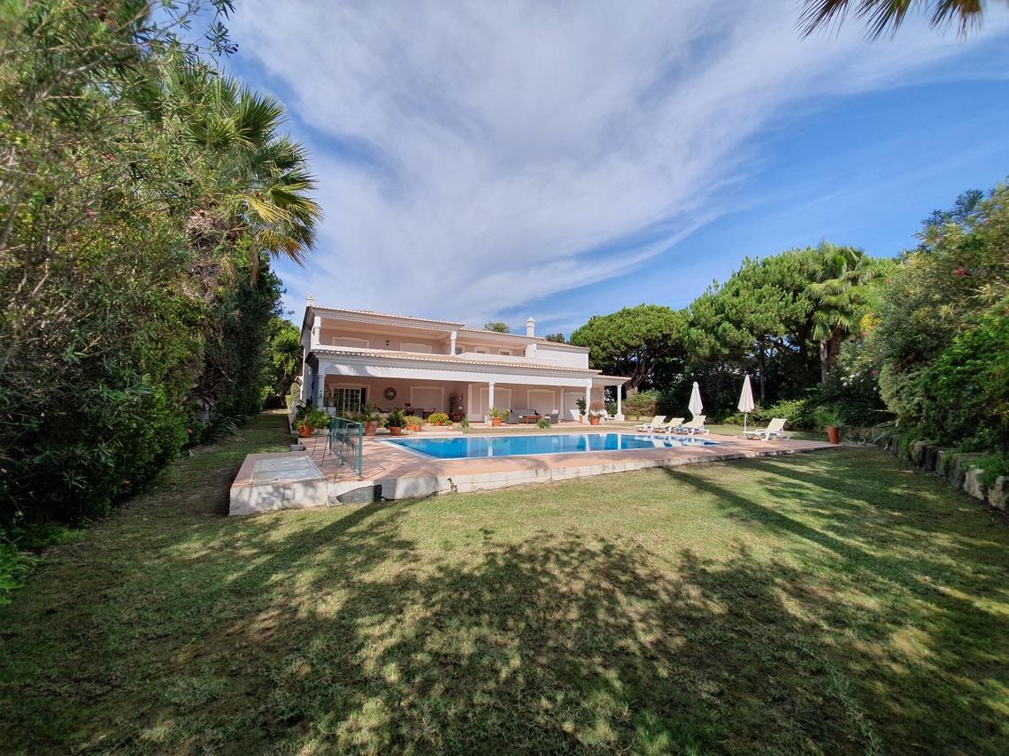 Villa Zarana Villa in Quinta Do Lago sleeps 8 Ocholo Ocholo