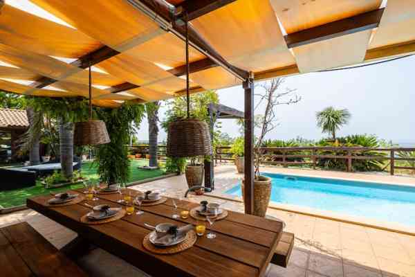 Villa Palm Retreat