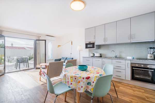 Stanchion Apartment