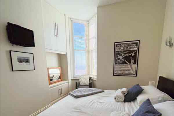 Apartment 1, The Landings