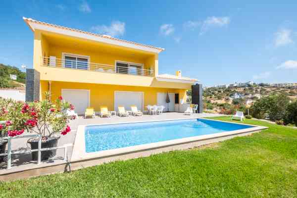 Villa Amarela