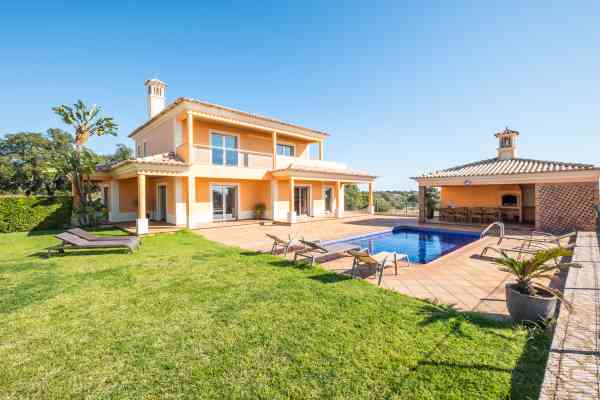 Villa Cardona