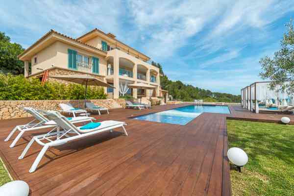 Villa Saffron