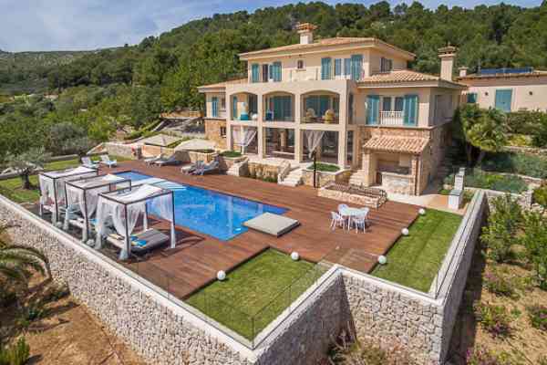 Villa Saffron