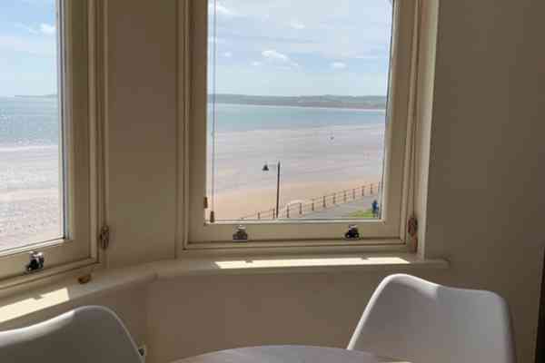 Apartment 5, 11 the Beach