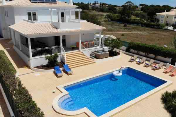 Villa Alfarro