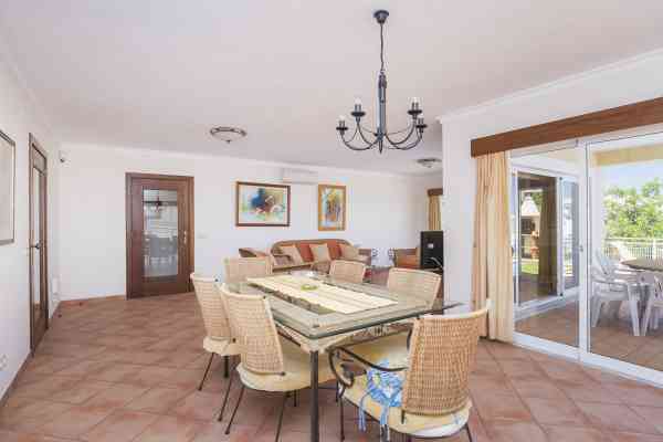 Villa Leo